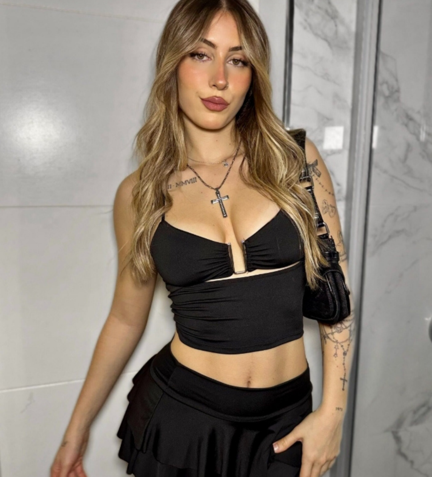 Top emilia hebilla U